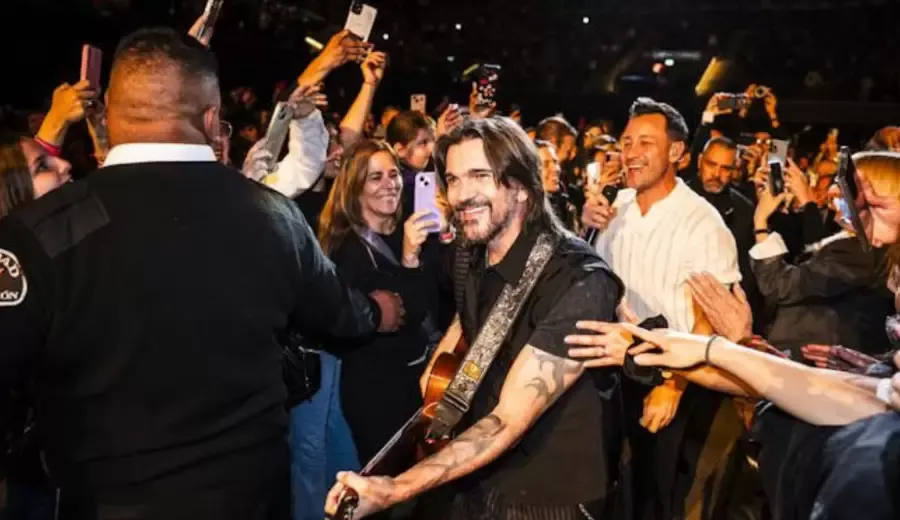 Juanes encendió el Movistar Arena y celebró 25 años de éxitos