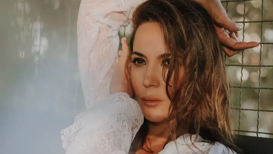 Valeria Gastaldi lanza el sencillo "Inoportuno"