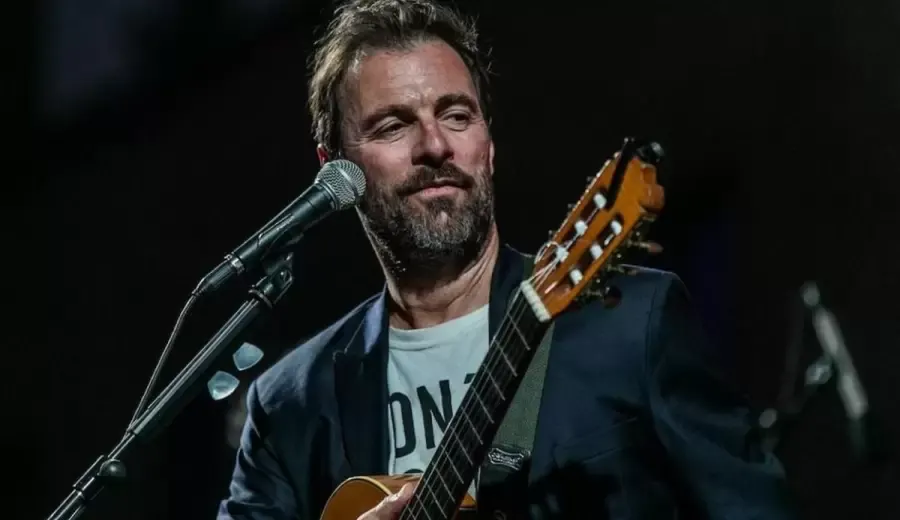 Kevin Johansen y Liniers traen su "concierto dibujado" a los atardeceres del Konex