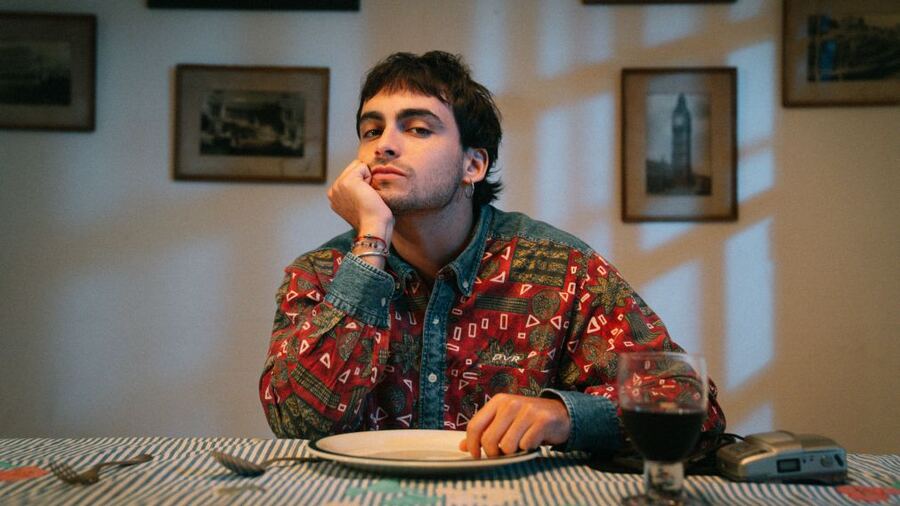 Franco Rizzaro lanza “Todo es un Montón”