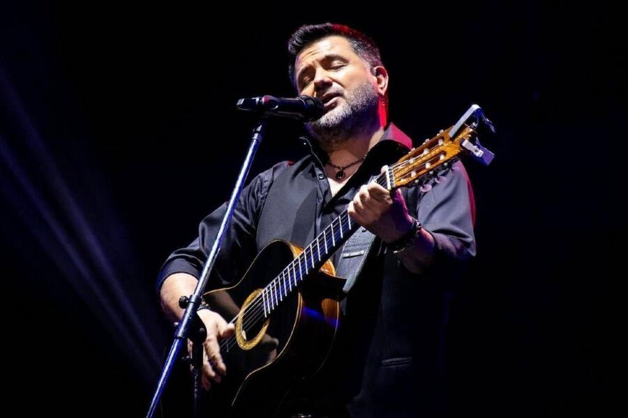 Jorge Rojas inició su gira “Piano & Voz” con un emotivo concierto en Rosario