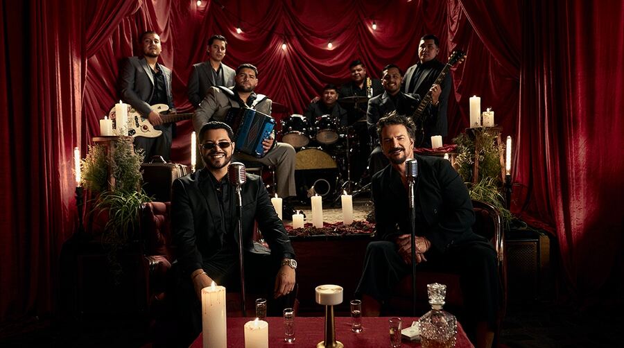 Ricardo Arjona se une a Grupo Firme para cantarle a los amores interesados